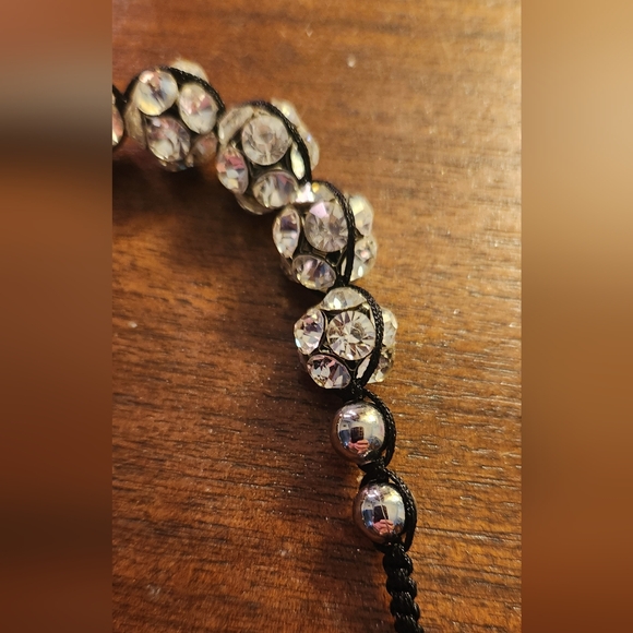 Black Adjustable knotted bracelet - Picture 4 of 5